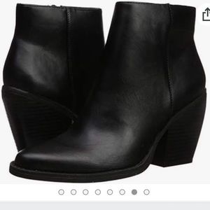 Madden Girl Klicck ankle boots